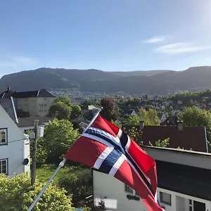 # 1 Mountain View With Free Street Parking Bergen